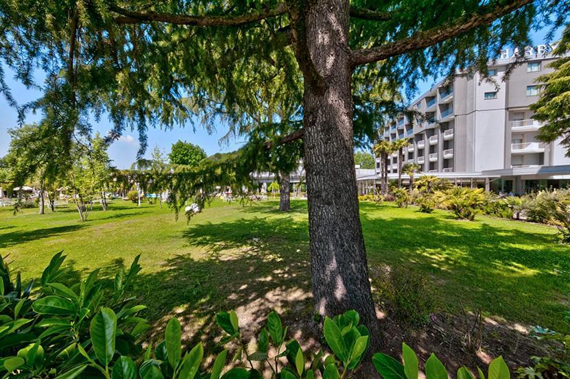 Hotel Harrys' Garden Abano Terme Exterior foto