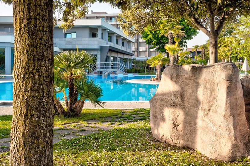 Hotel Harrys' Garden Abano Terme Exterior foto