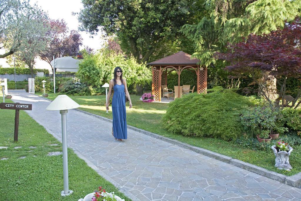 Hotel Harrys' Garden Abano Terme Exterior foto